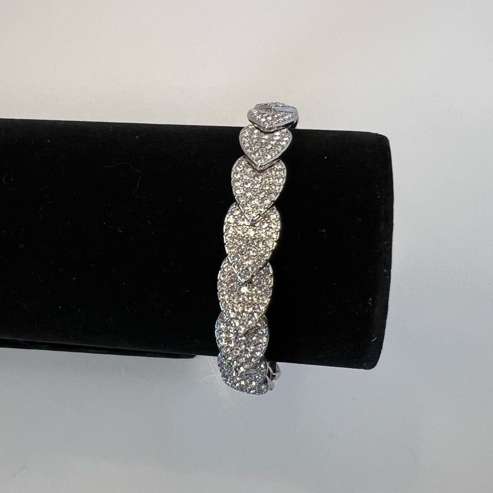 NWT INC International Concepts Pavé Crystal Stretch Bracelet Silver Tone - Picture 4 of 6